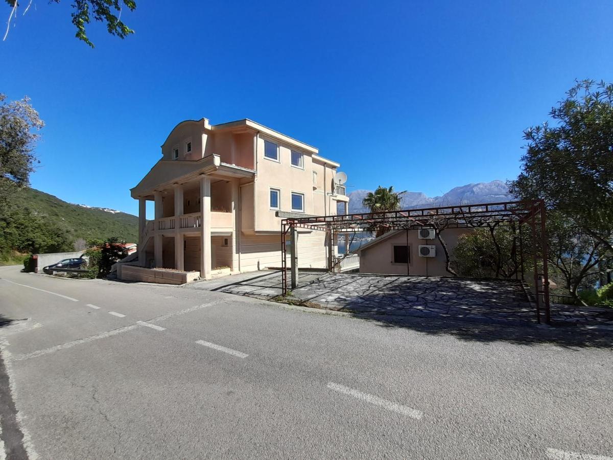 Villa Garden Apartments Herceg Novi Exteriör bild