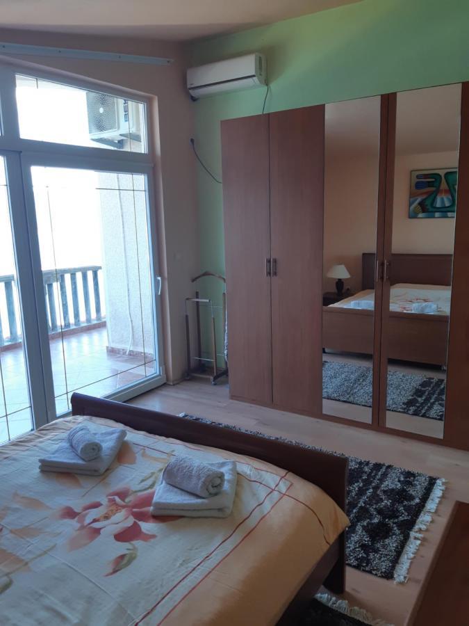 Villa Garden Apartments Herceg Novi Exteriör bild